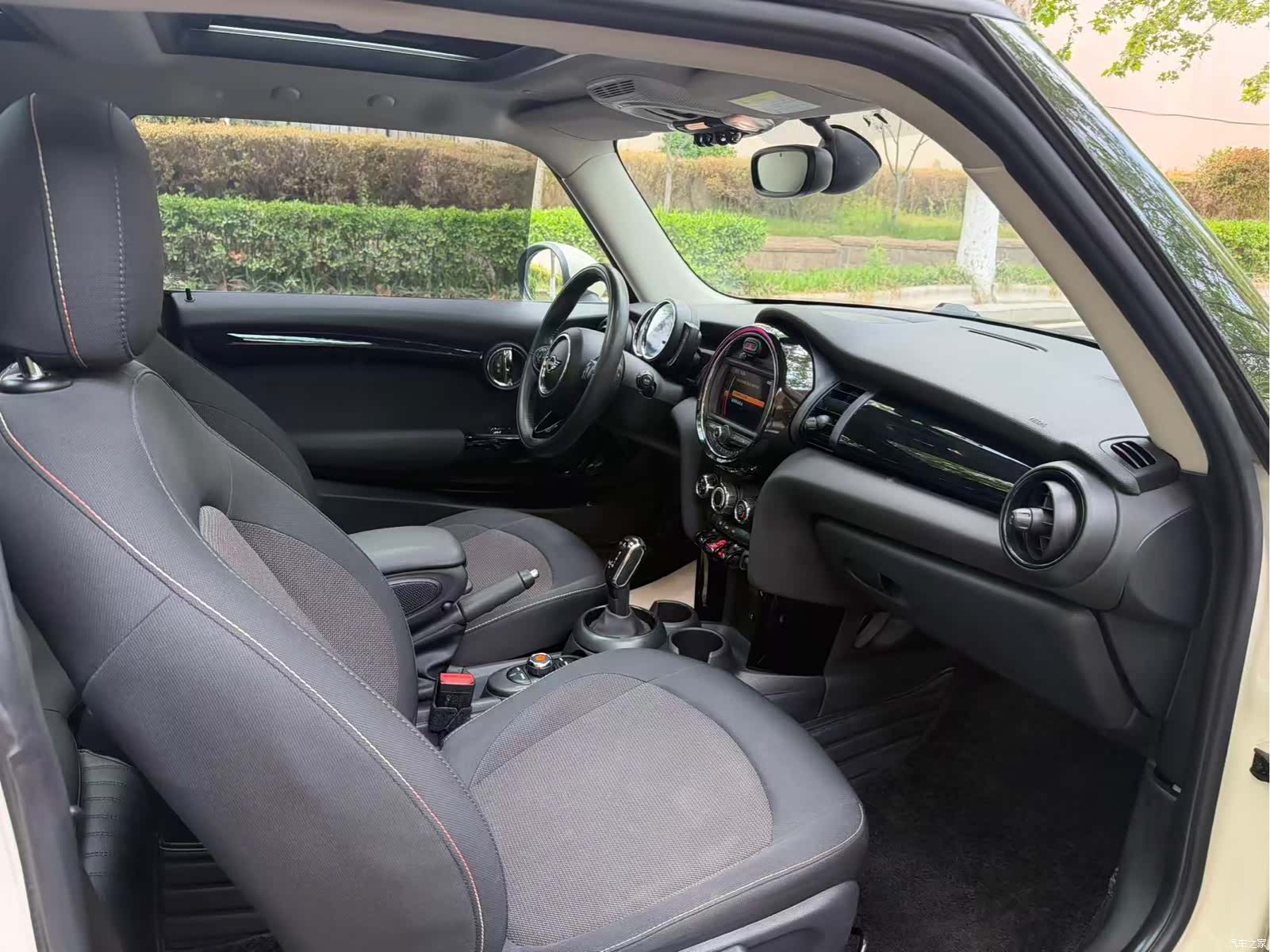 Mini ONE, 2019 8