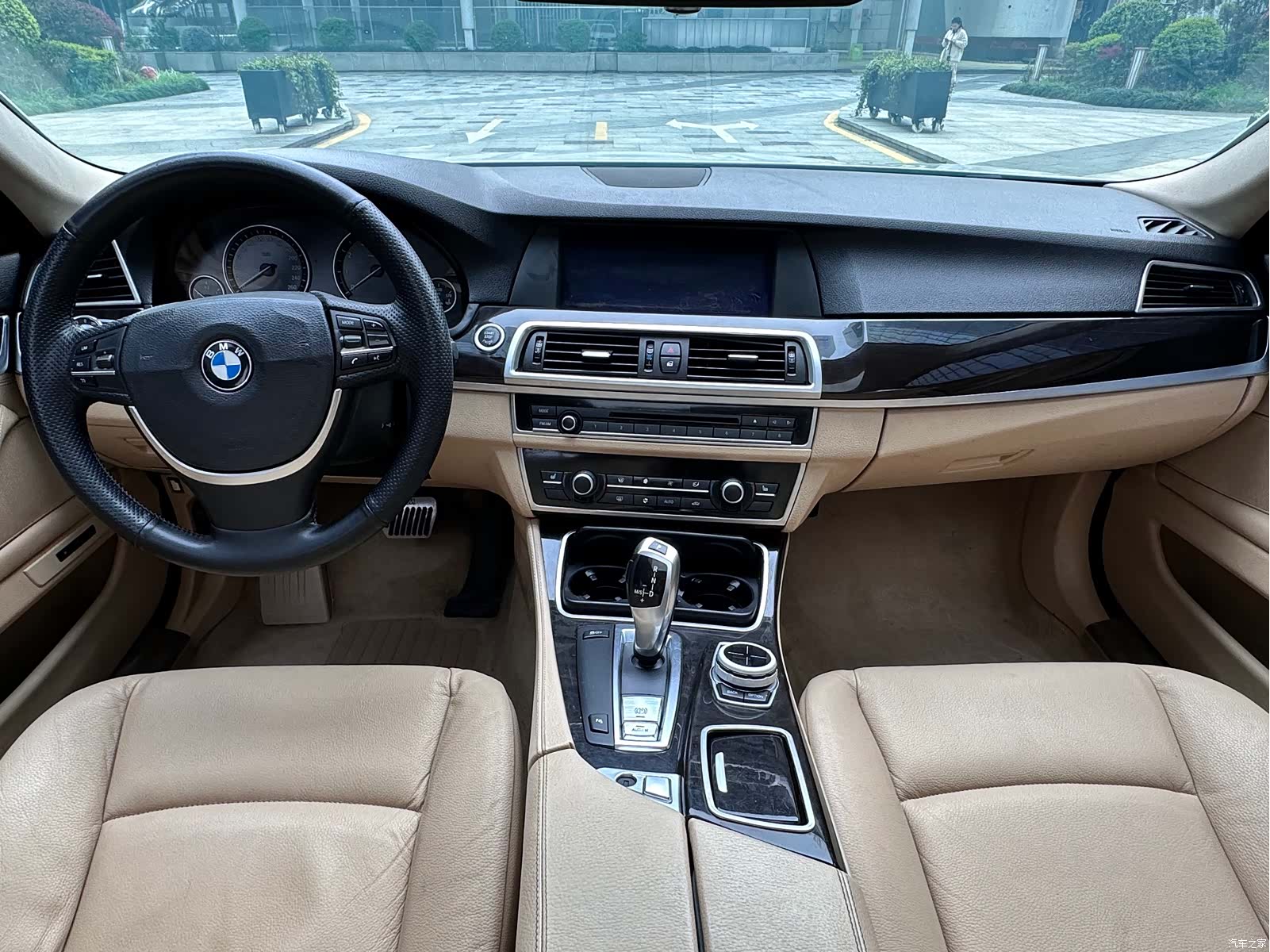 BMW 5 Series, 2012 9
