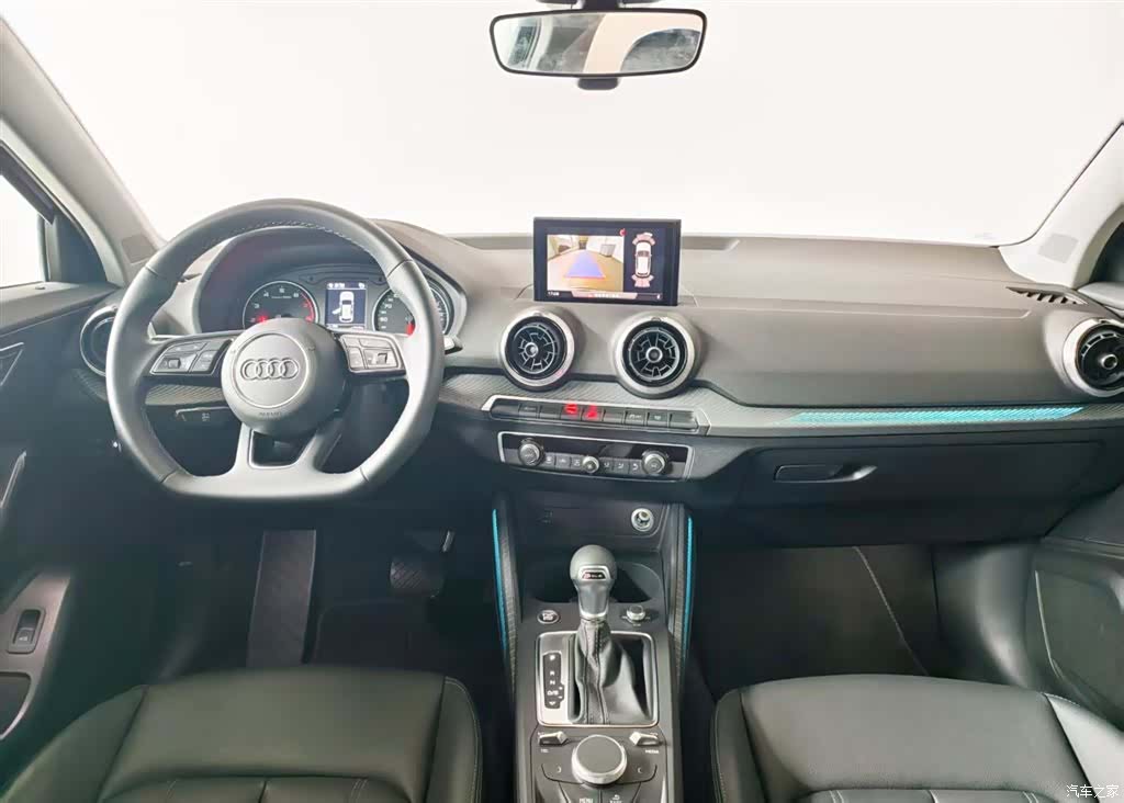 Audi Q2L, 2024 все фото