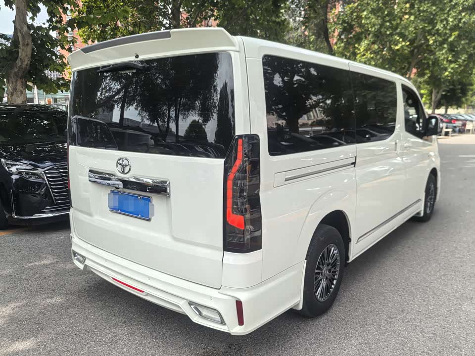 Toyota HIACE Toyota HIACE