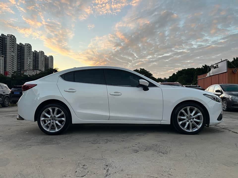 Mazda 3 Angkesaila