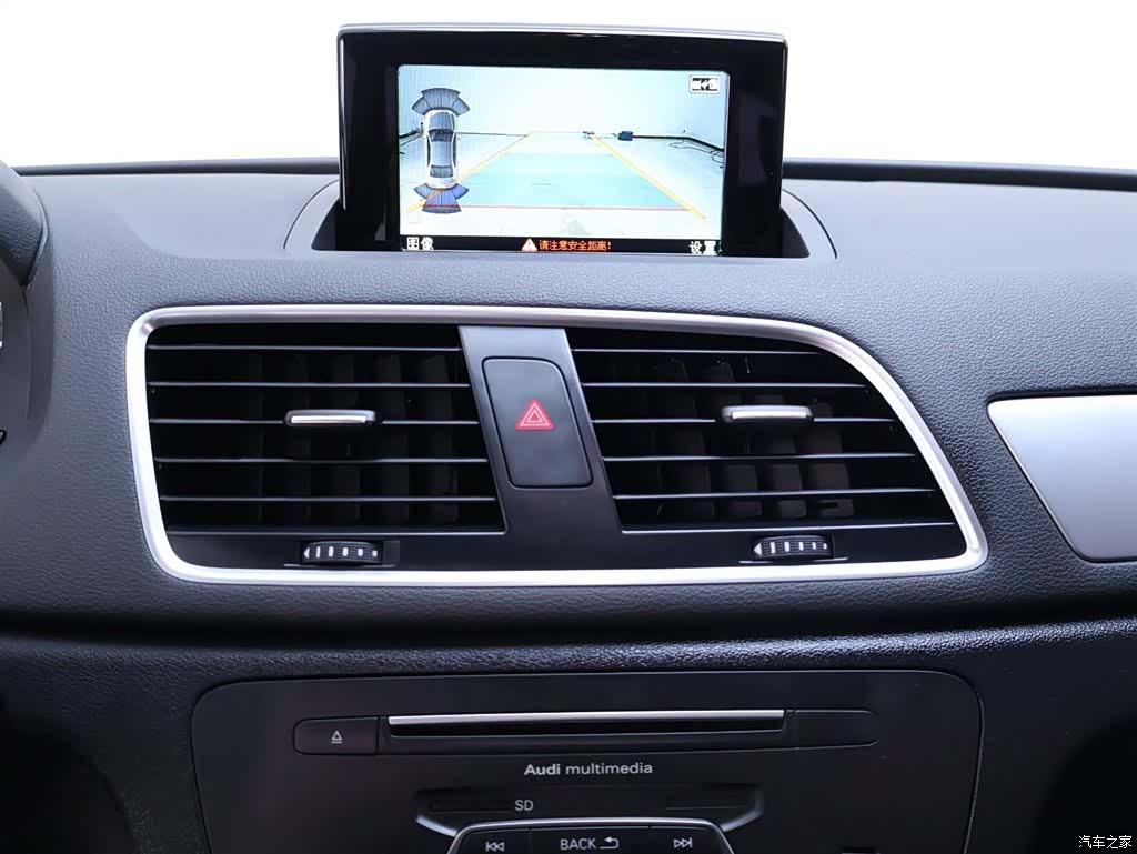 Audi Q3, 2019 10