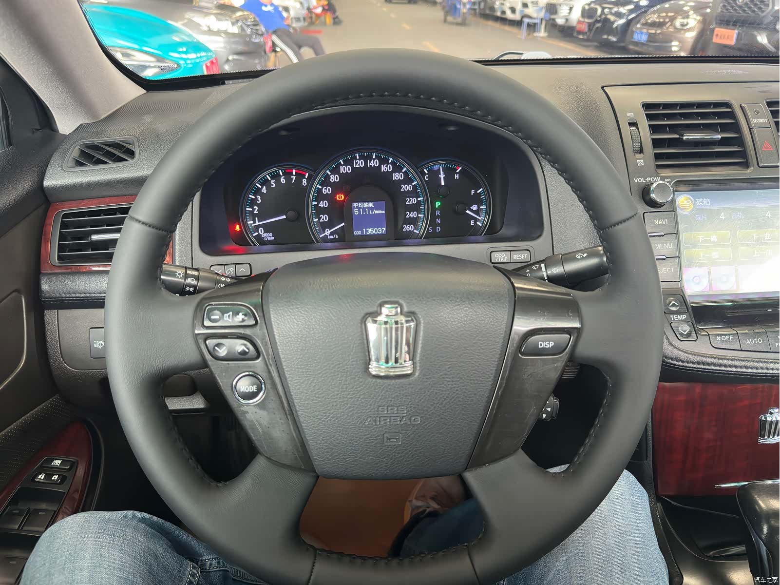 Toyota Crown, 2012 11