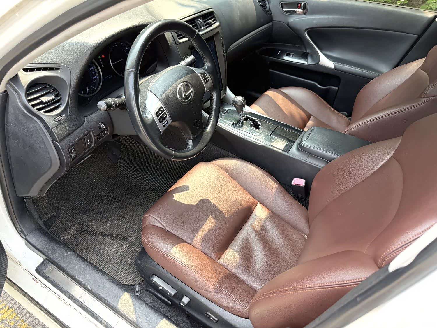 Lexus IS, 2011 12