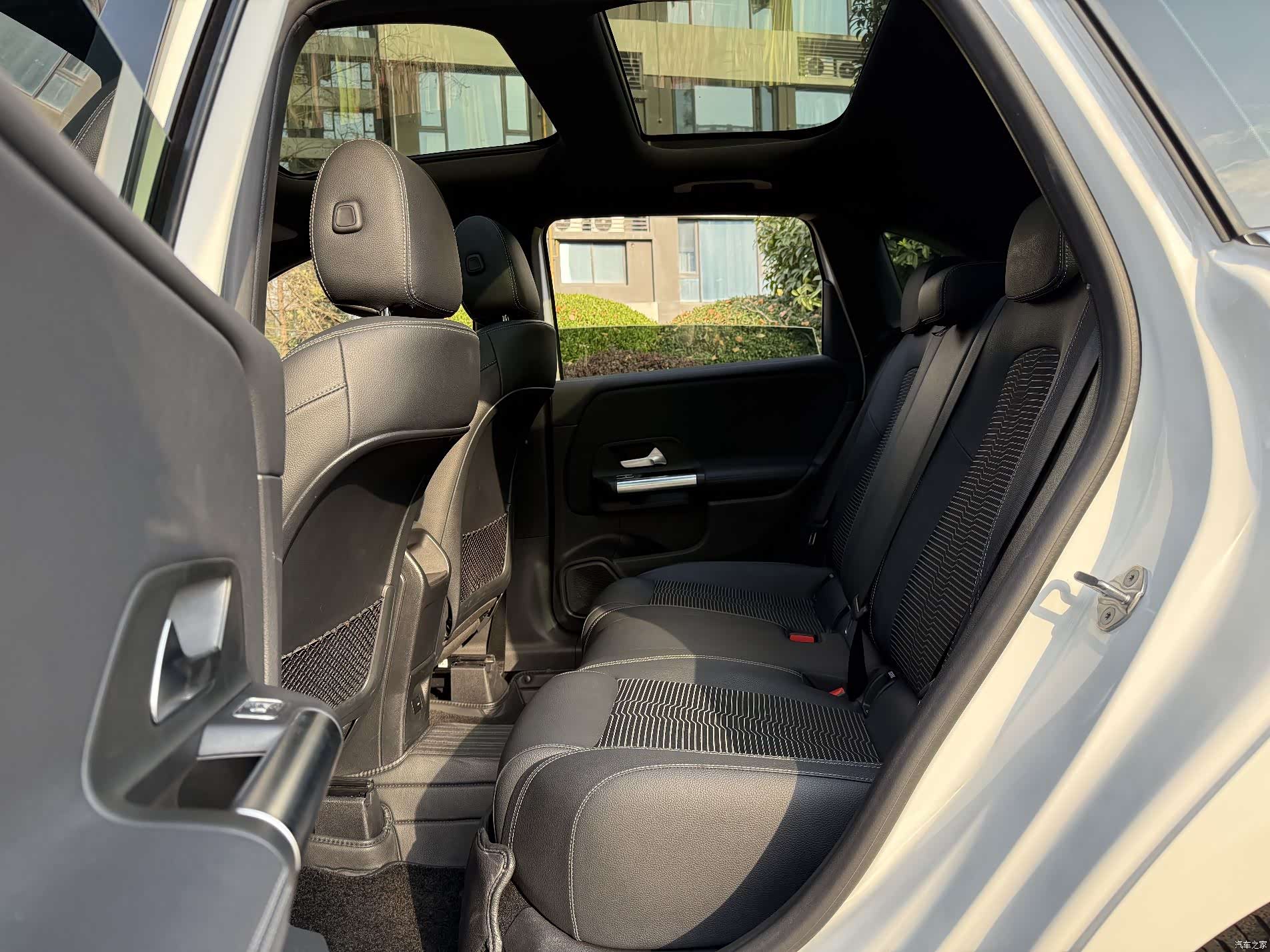 Mercedes-Benz B-Class, 2023 14