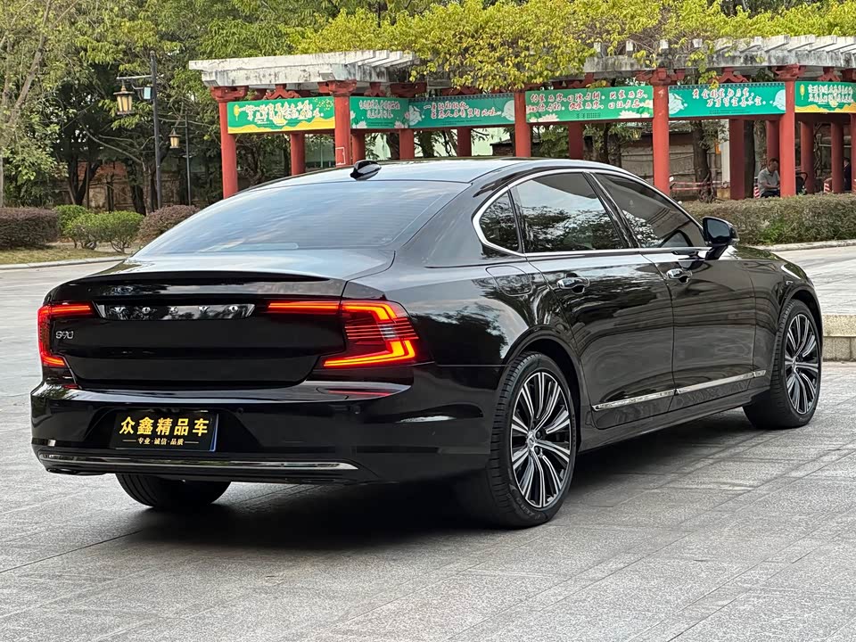 Volvo S90