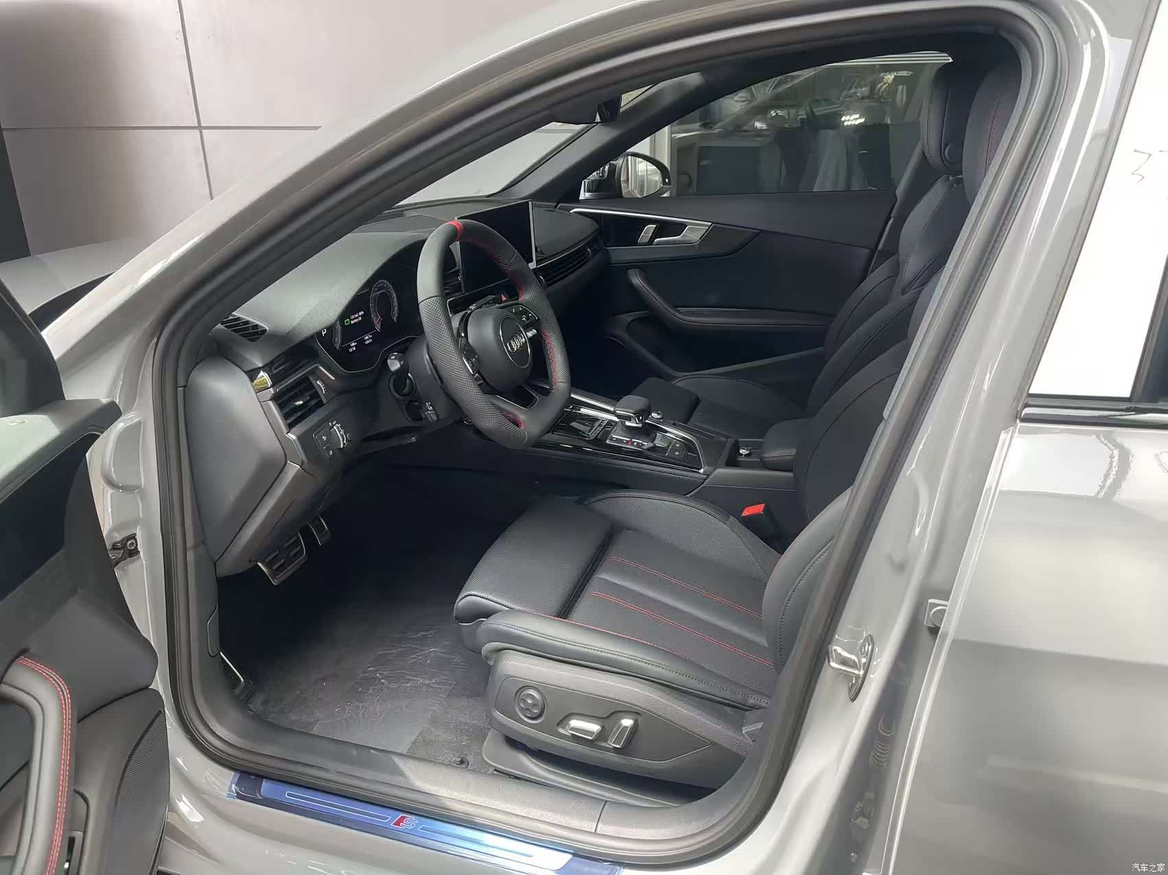 Audi A4L, 1900 4
