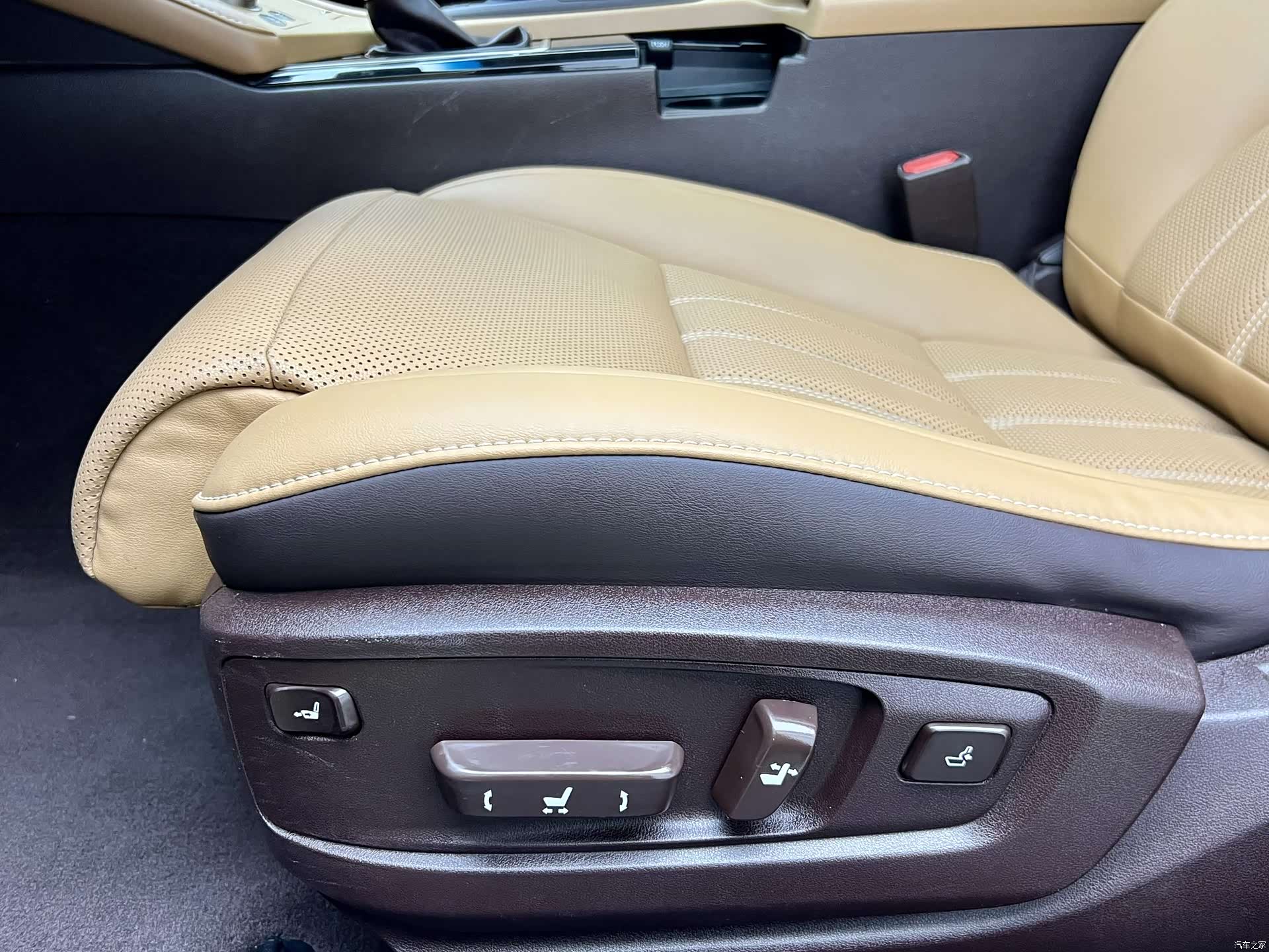 Lexus ES, 2018 9