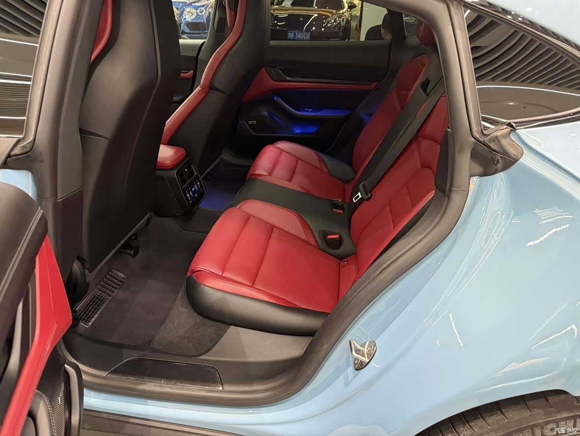 Porsche Taycan, 2021 9