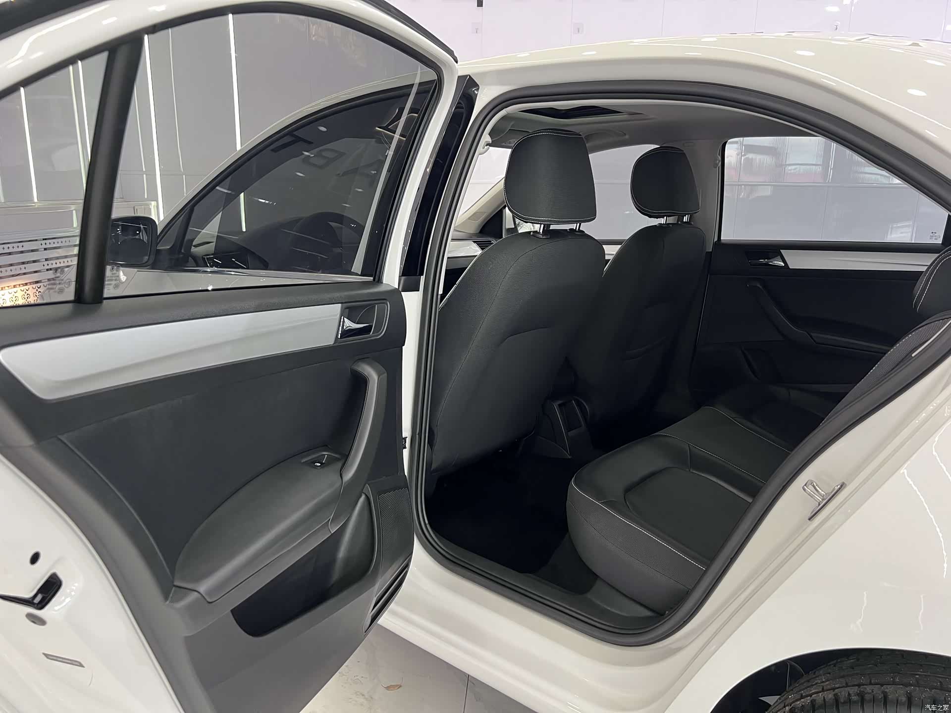 Skoda Rapid, 2022 13