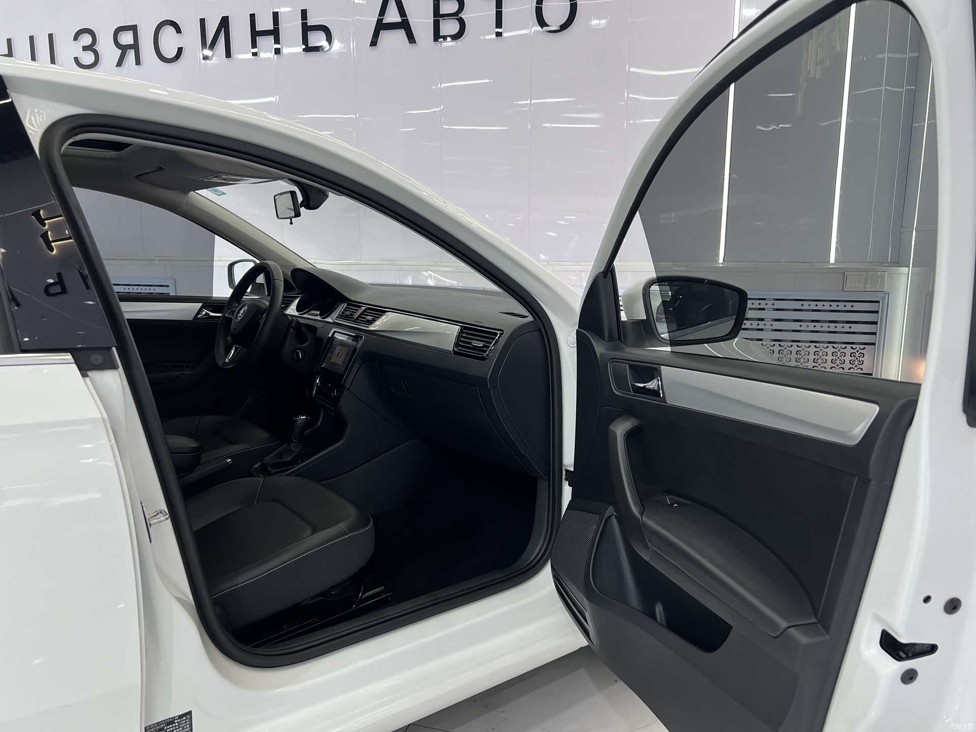Skoda Rapid, 2022 17