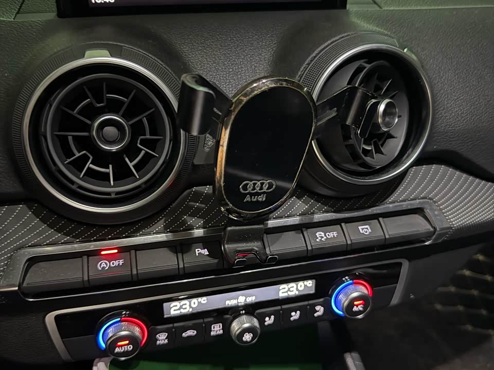Audi Q2L Audi Q2L