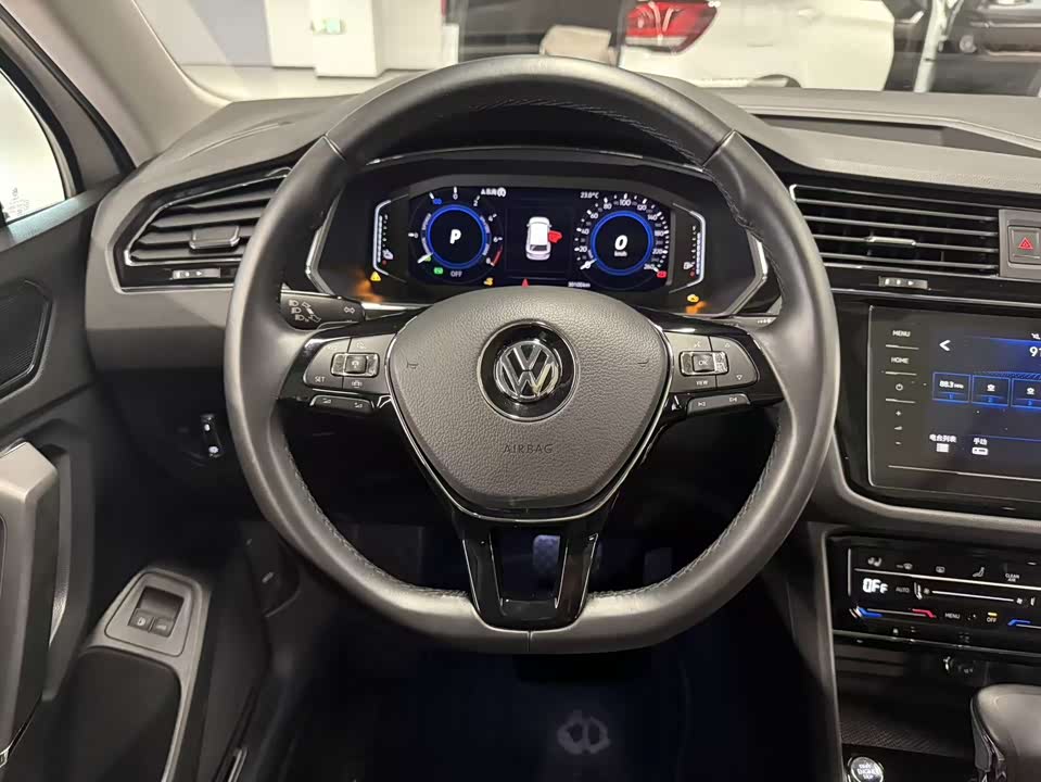 Volkswagen Tiguan L
