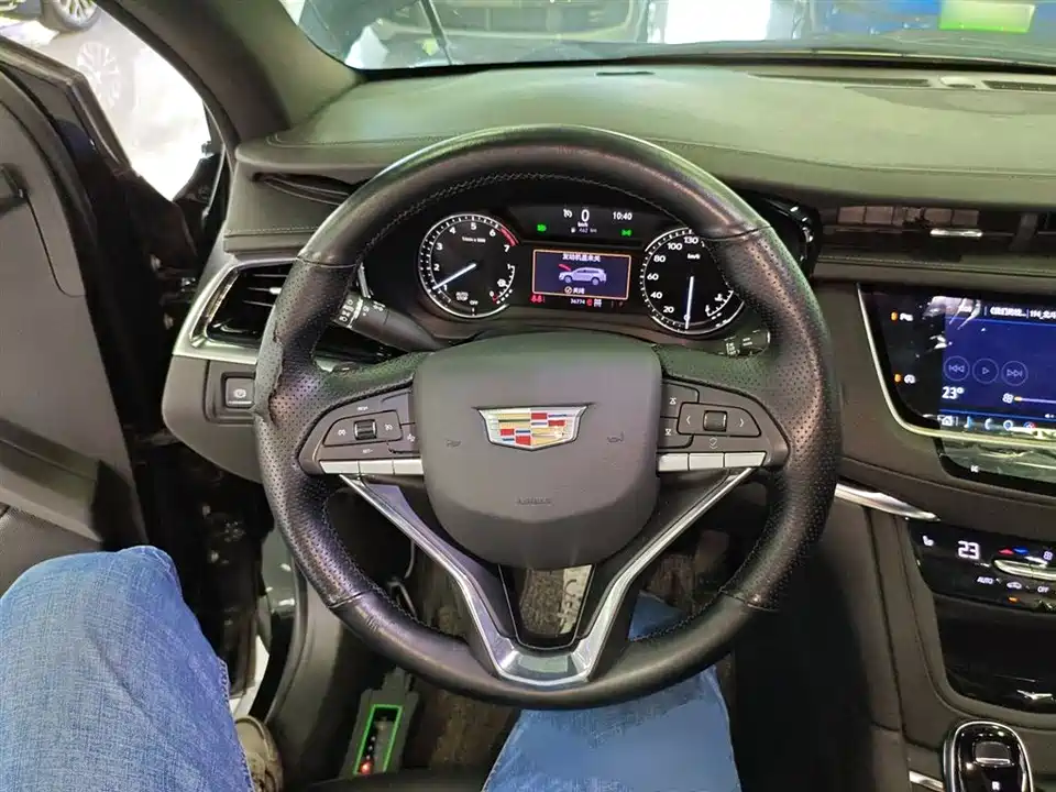 Cadillac XT6