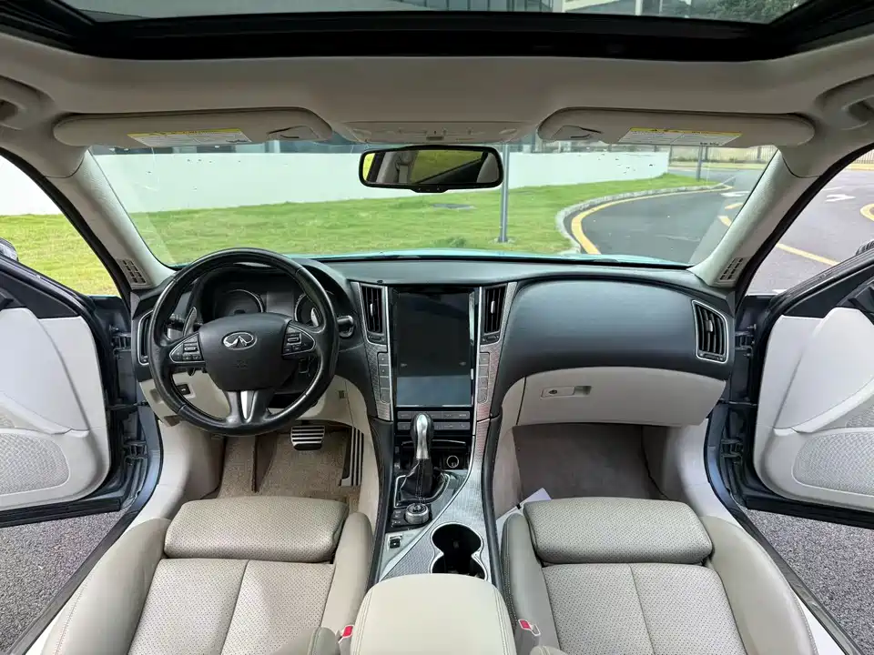 Infiniti Q50