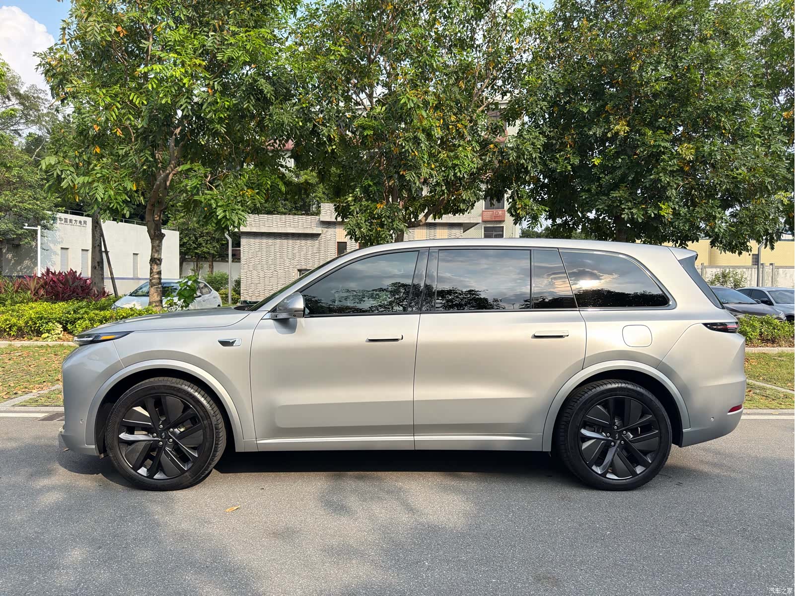 Li Auto L9, 2023 все фото