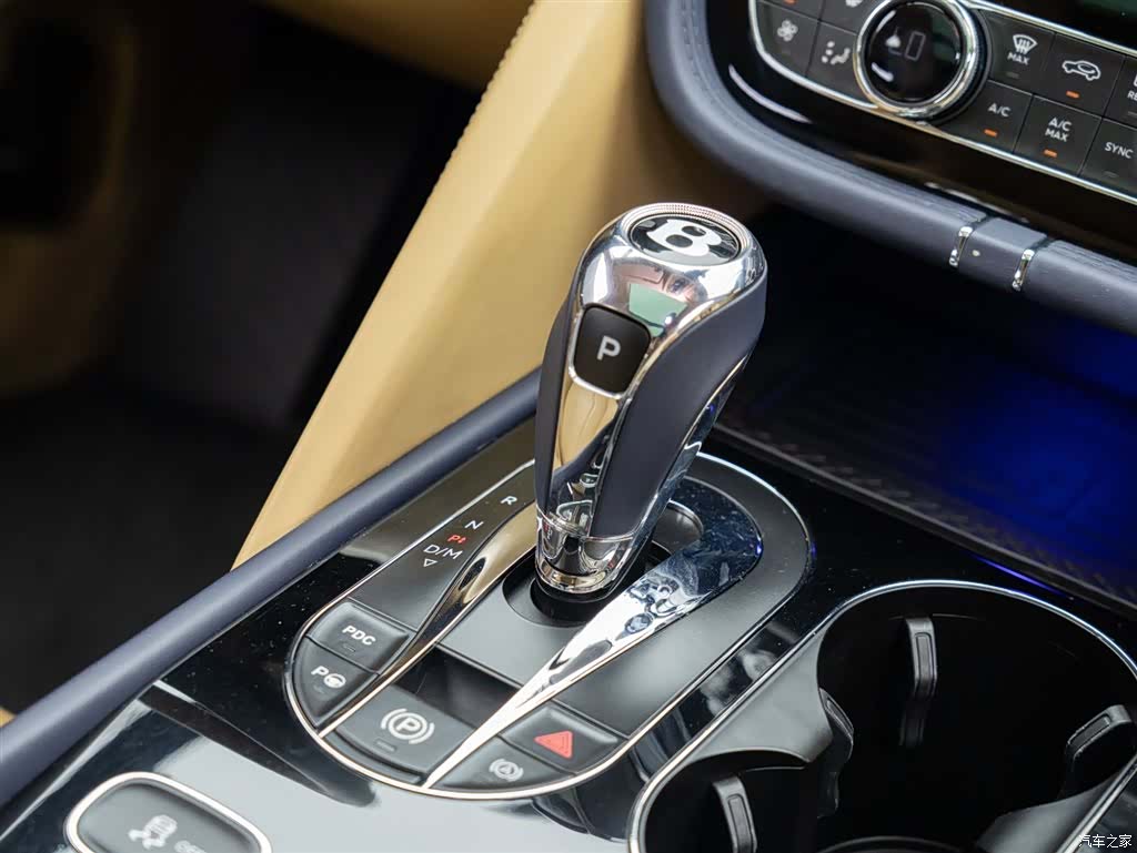 Bentley Bentayga, 2024 19