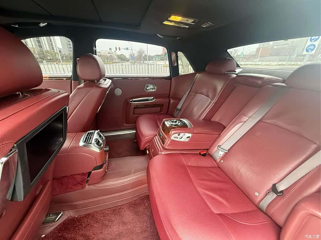 Rolls-Royce Ghost, 2013 8