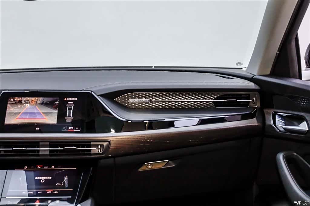 Audi Q6, 2024 32