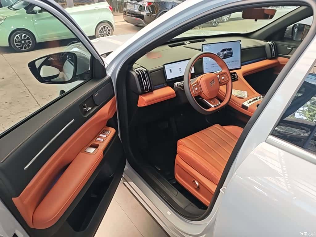 Jetour L7, 2025 12