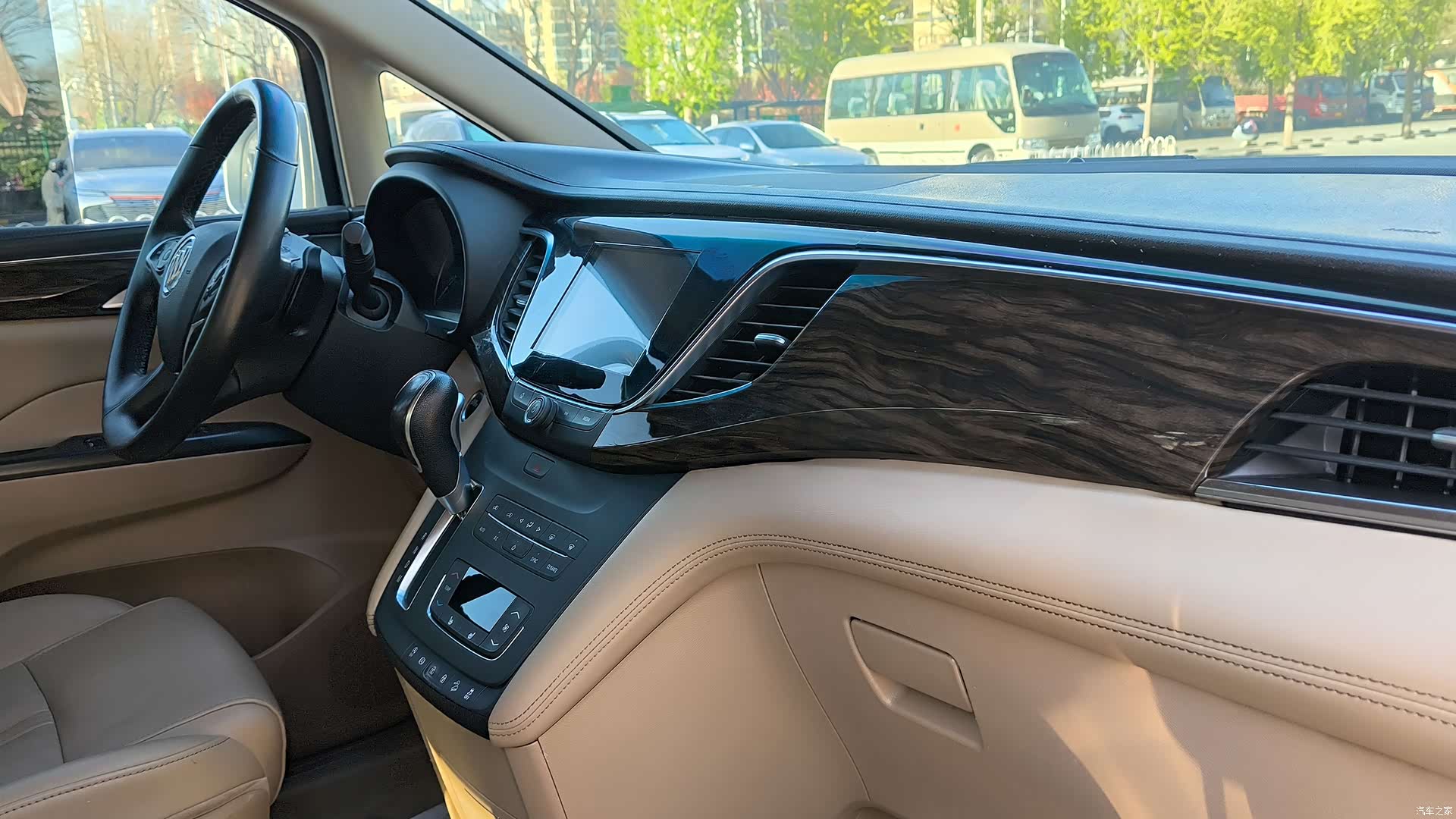 Buick GL8, 2017 30