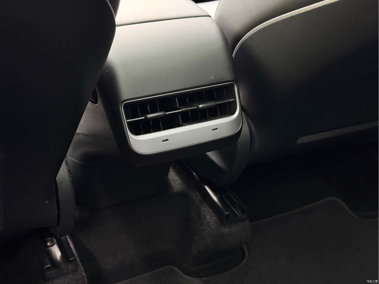 Tesla Model Y, 2021 10