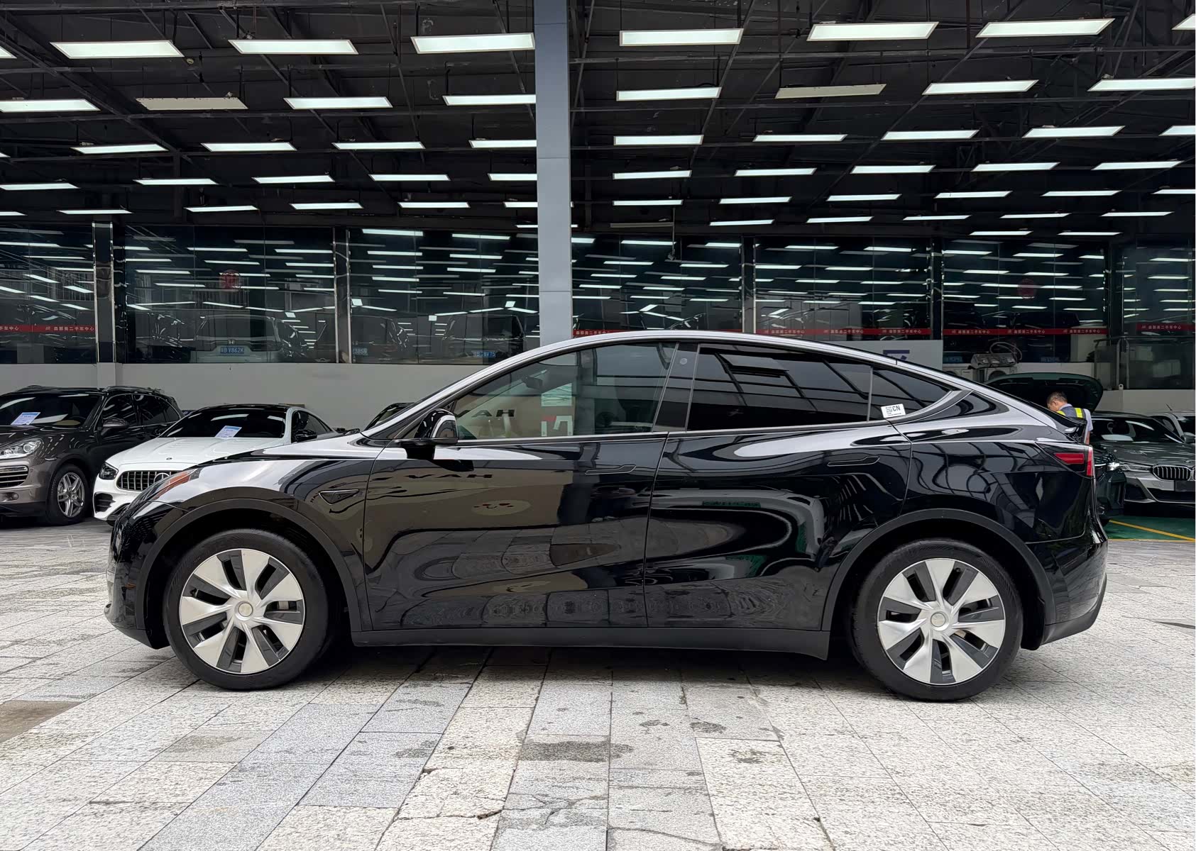 Tesla Model Y, 2021 17