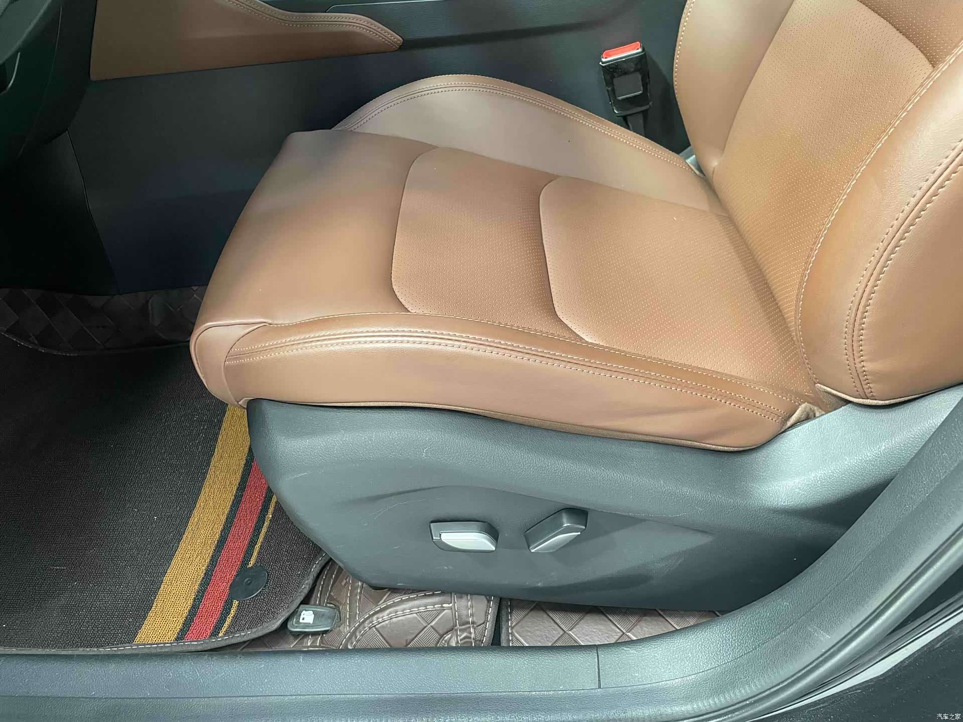 Geely X6, 2022 16