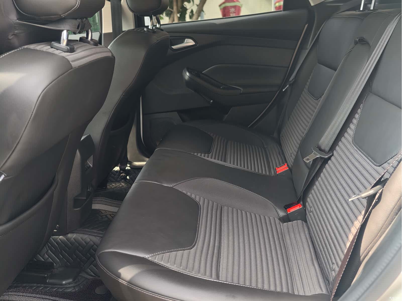 Ford Focus, 2017 10