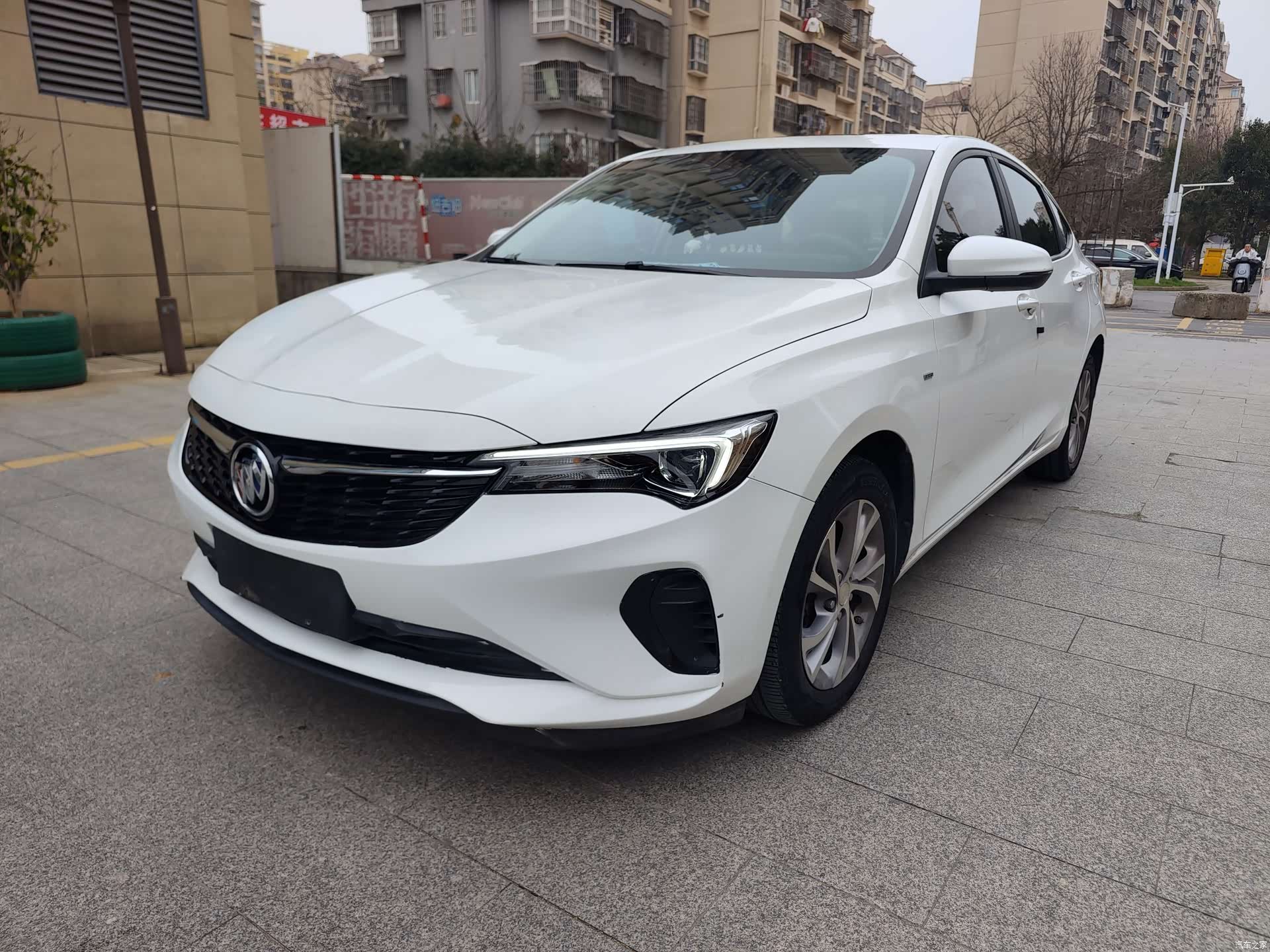 Buick Verano, 2022 1