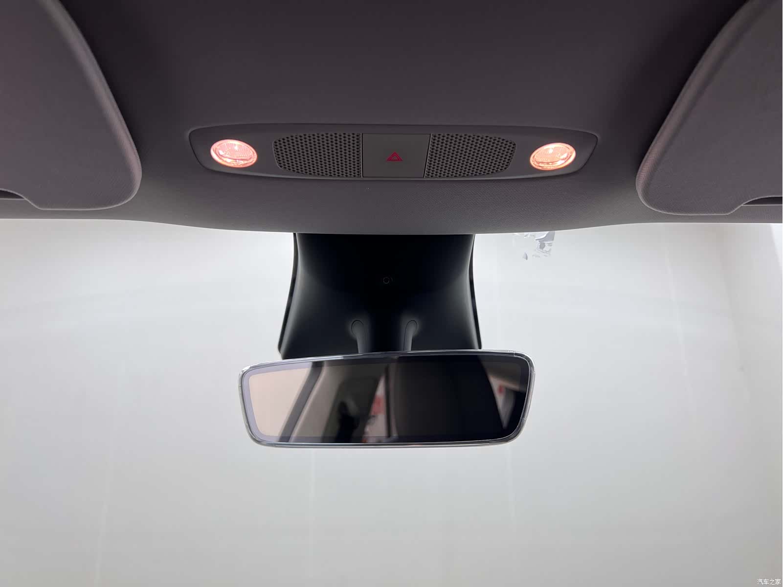 Tesla Model Y, 2023 25