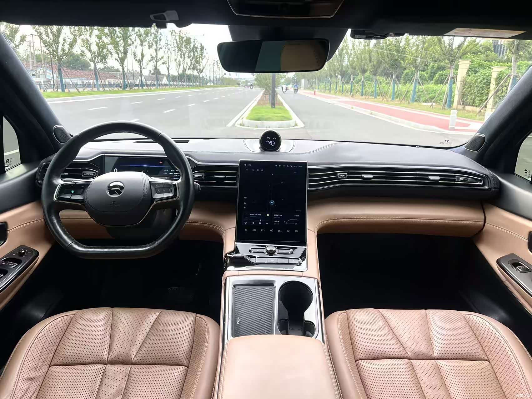 NIO ES8, 2021 12