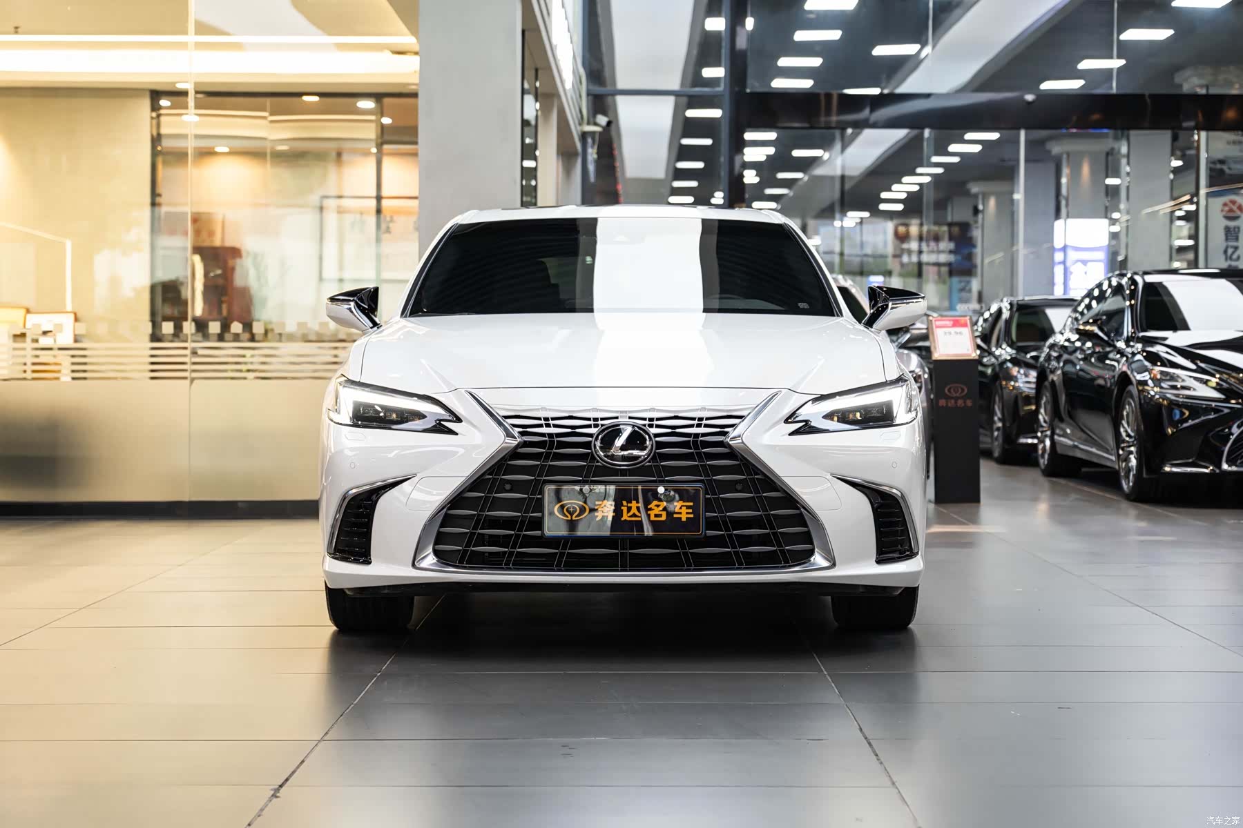 Lexus ES, 2025 2
