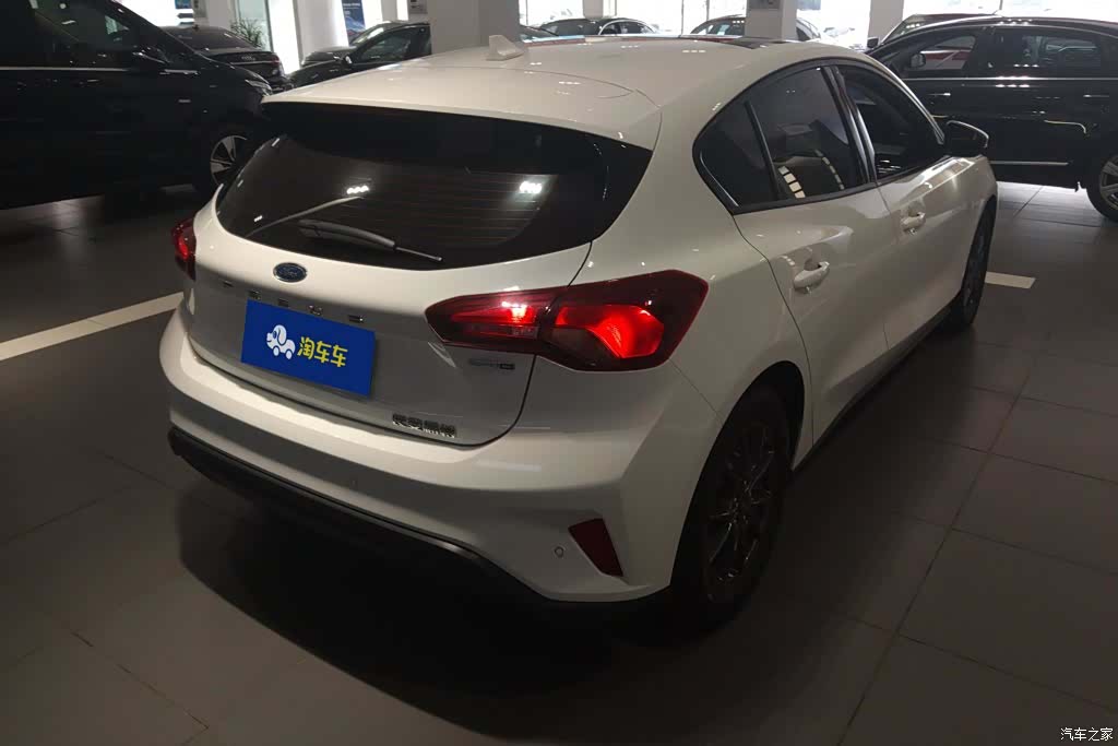 Ford Focus, 2023 3
