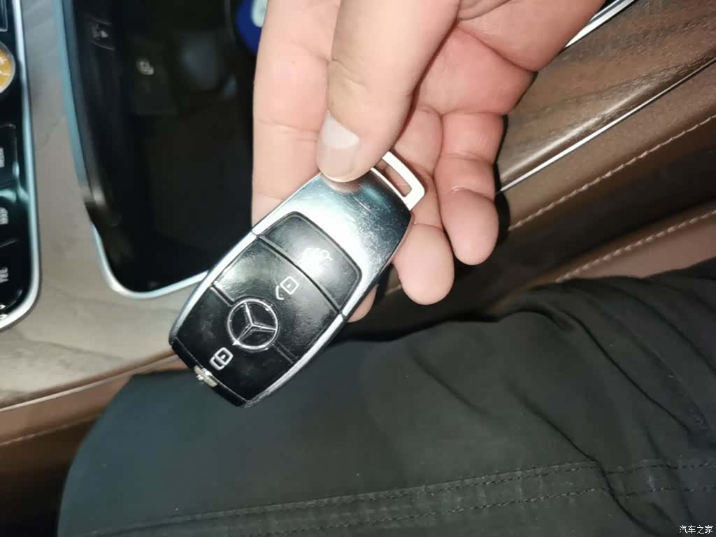 Mercedes-Benz E-Class, 2023 9