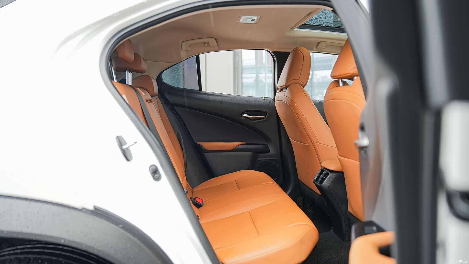 Lexus UX, 2021 14
