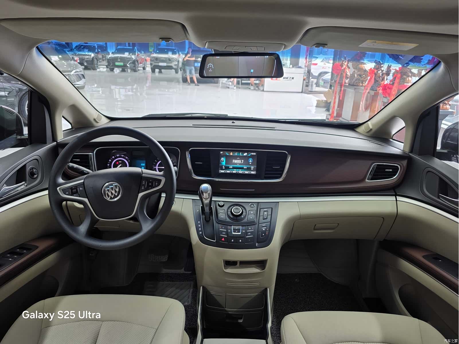 Buick GL8, 2018 9