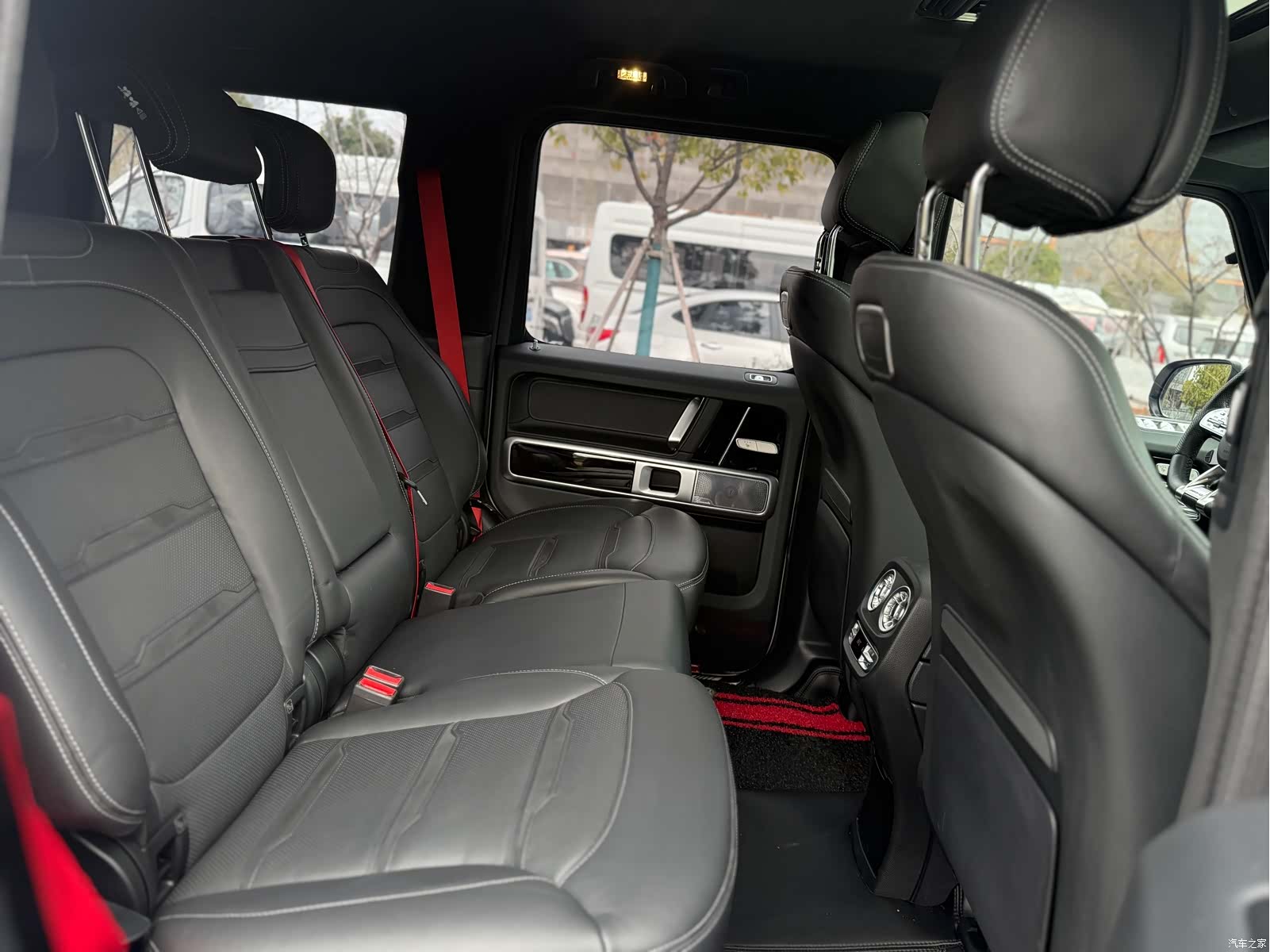 Mercedes-Benz G-Class, 2025 6