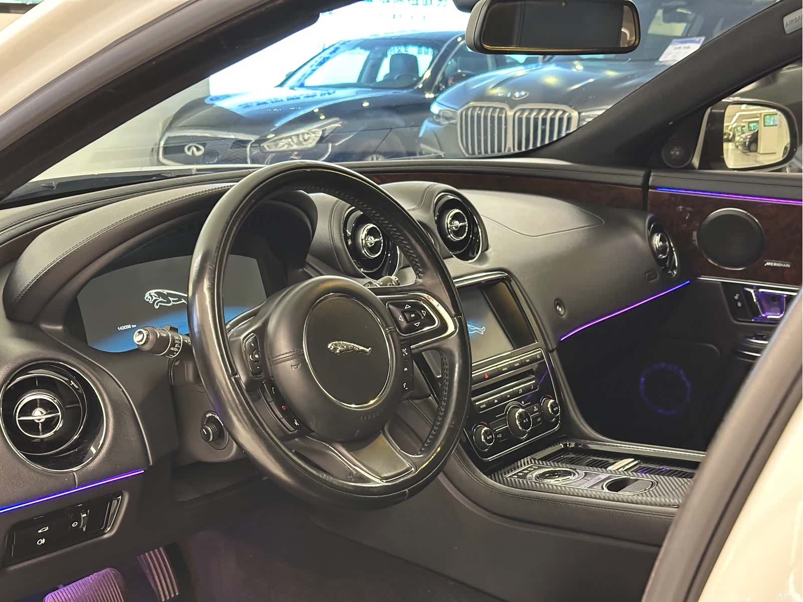 Jaguar XJ, 2016 10