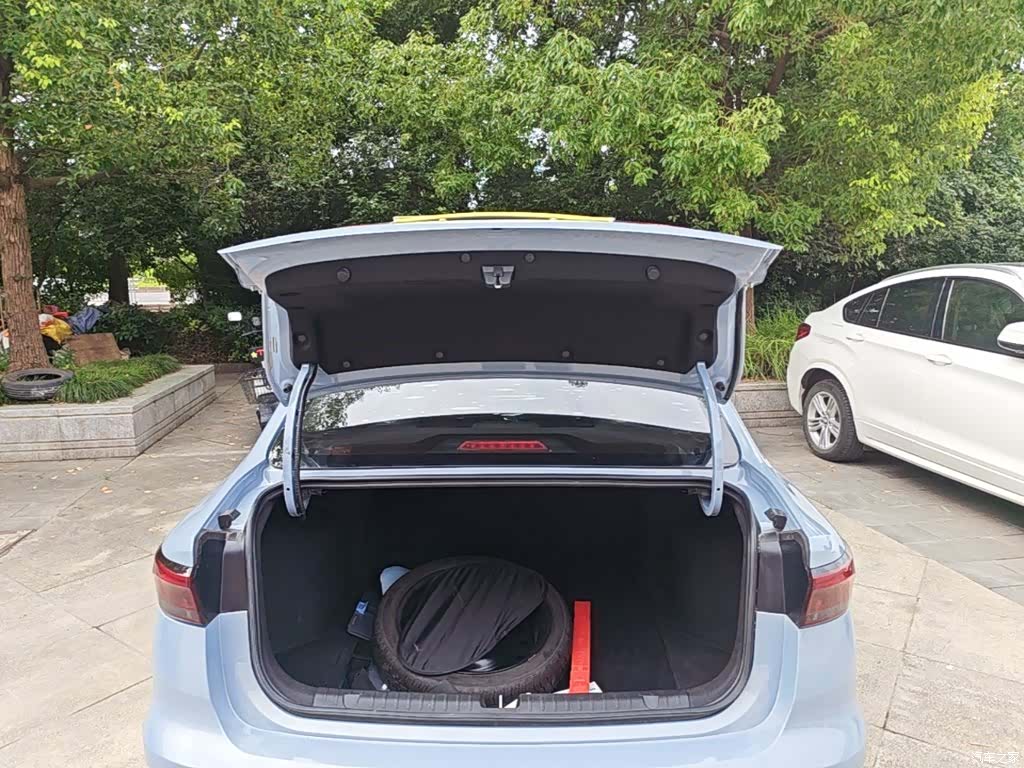 Geely Emgrand, 2024 19