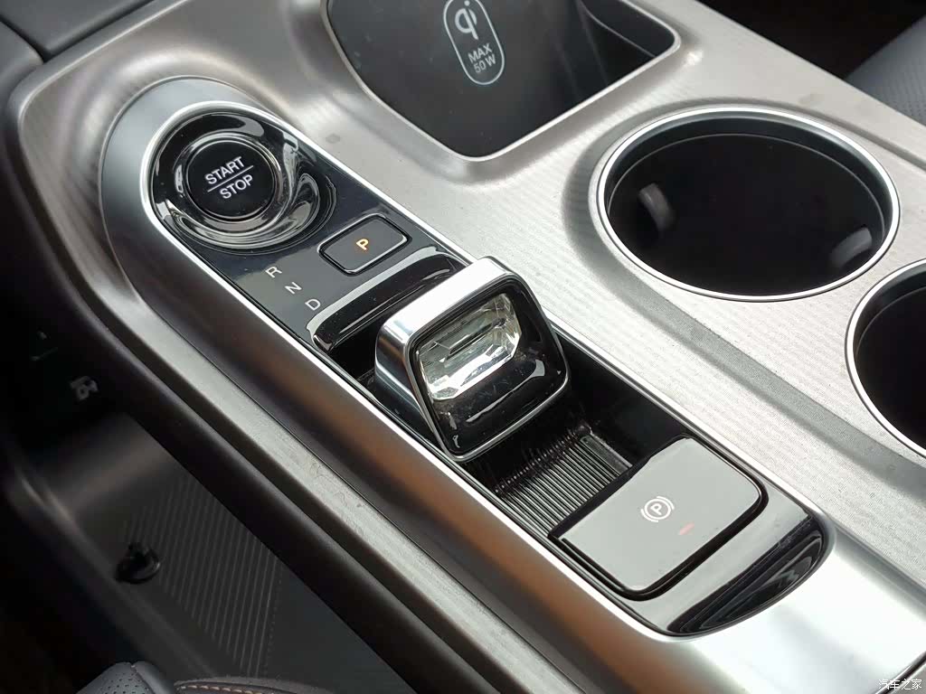 Trumpchi E8, 2024 24