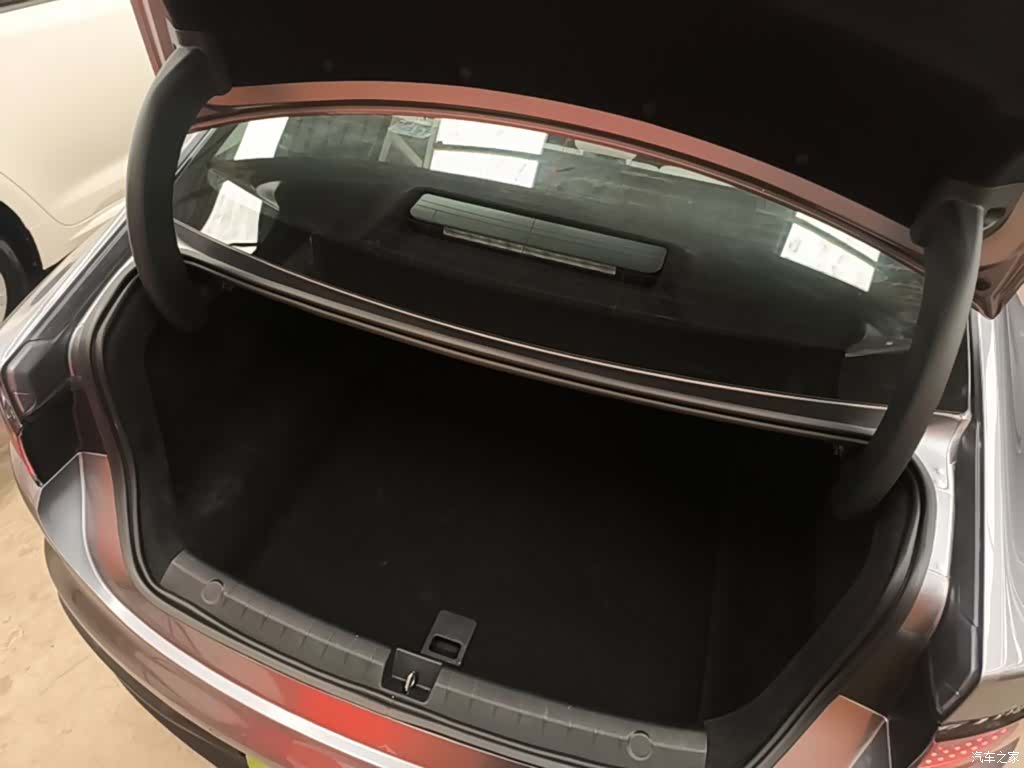 BYD Seal, 2025 19