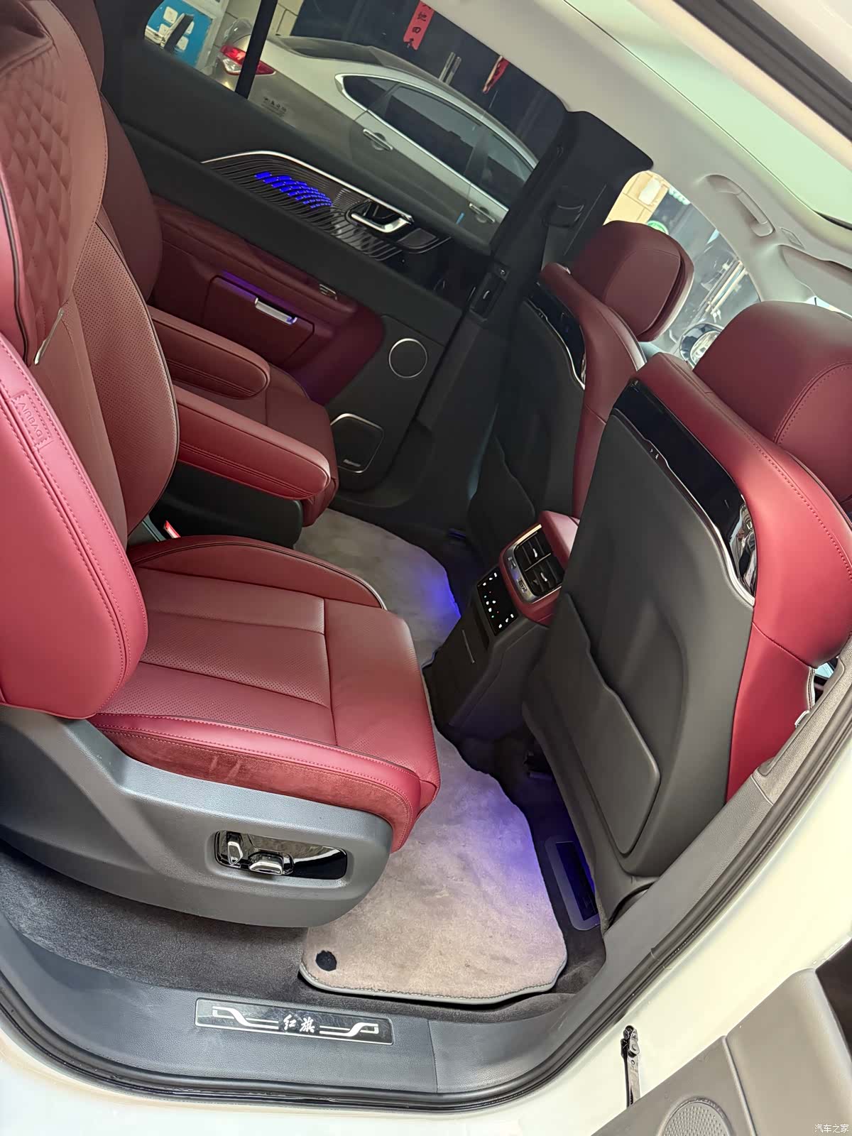 Hongqi E-HS9, 2021 9