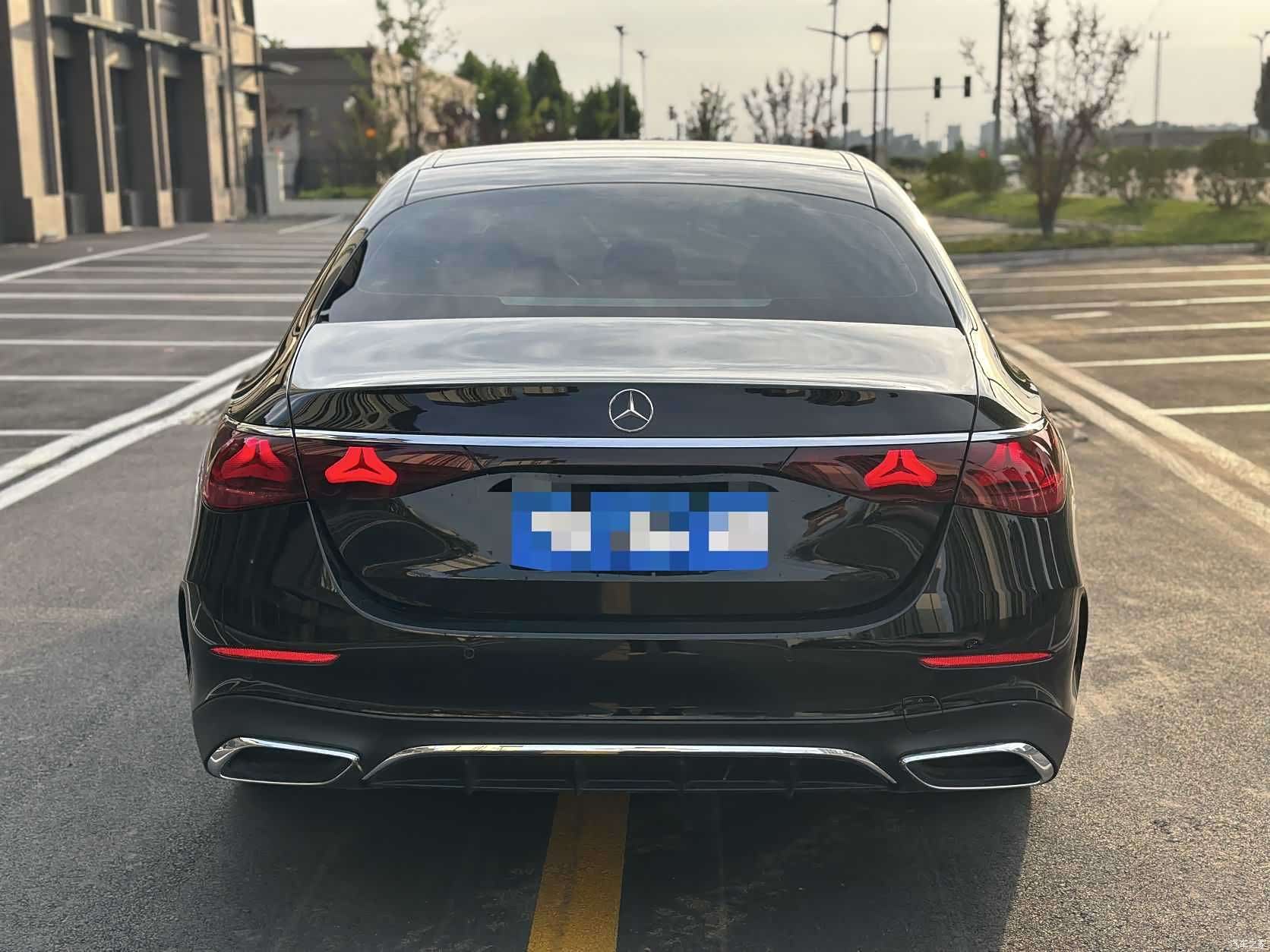 Mercedes-Benz E-Class, 2024 8