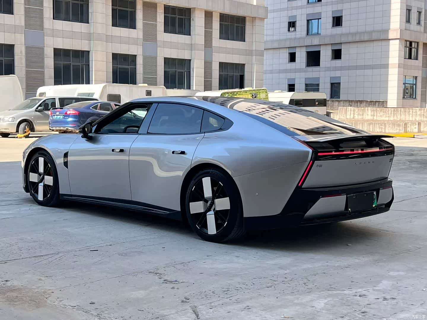 Xpeng P7, 2025 9