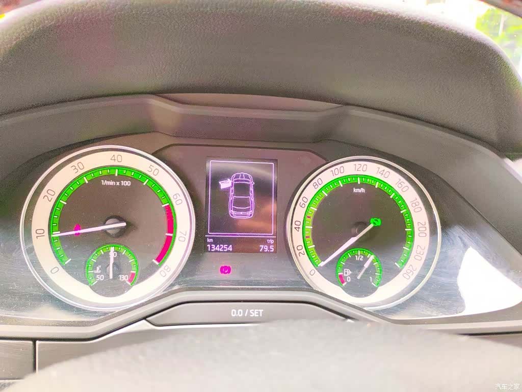 Skoda Superb, 2019 8
