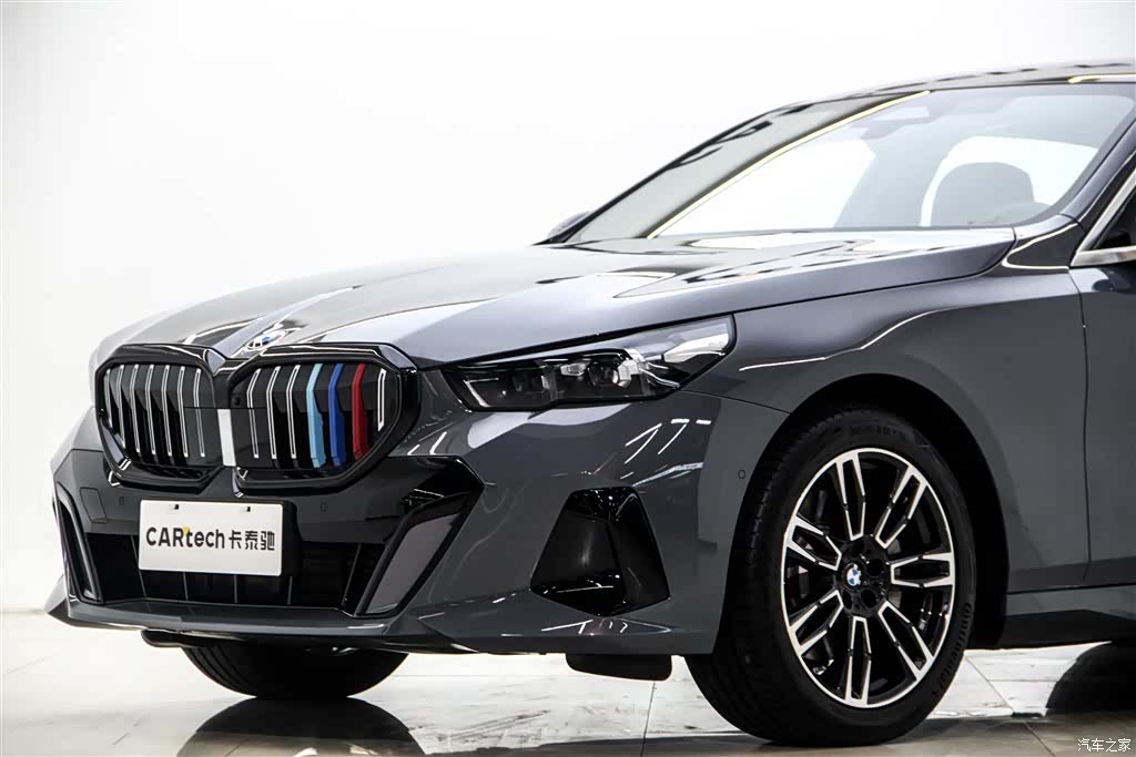 BMW 5 Series, 2025 8