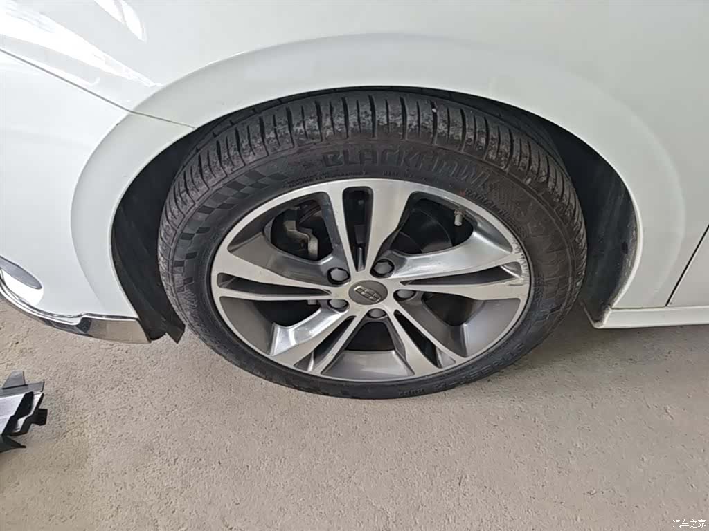 Geely Binray, 2019 23