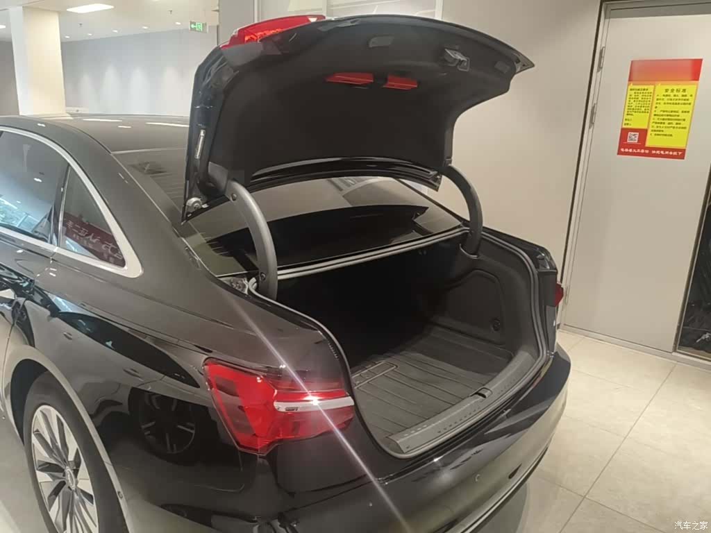 Audi A6L, 2024 19