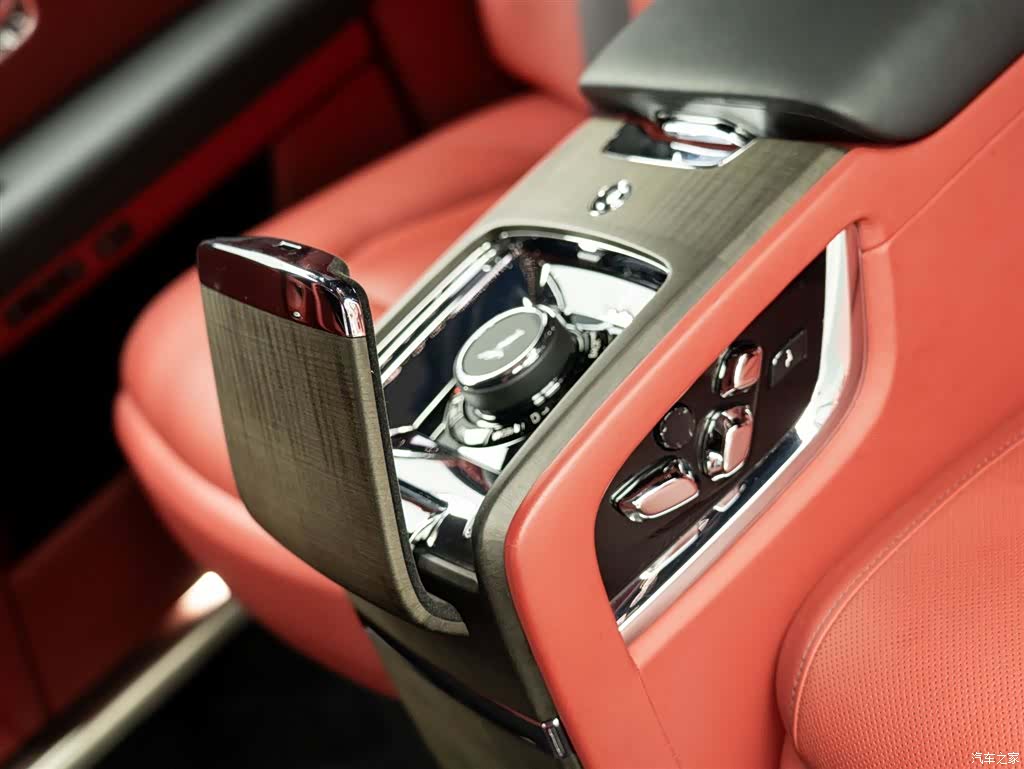 Rolls-Royce Ghost, 2022 13